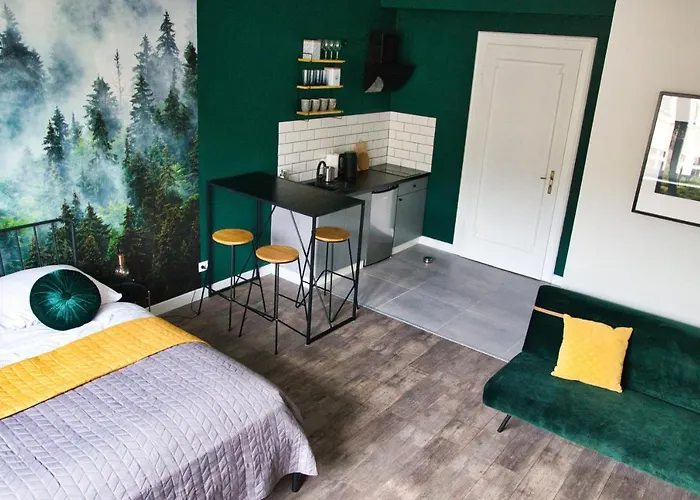 Posrod Drzew Studio Swietojanska Gdynia